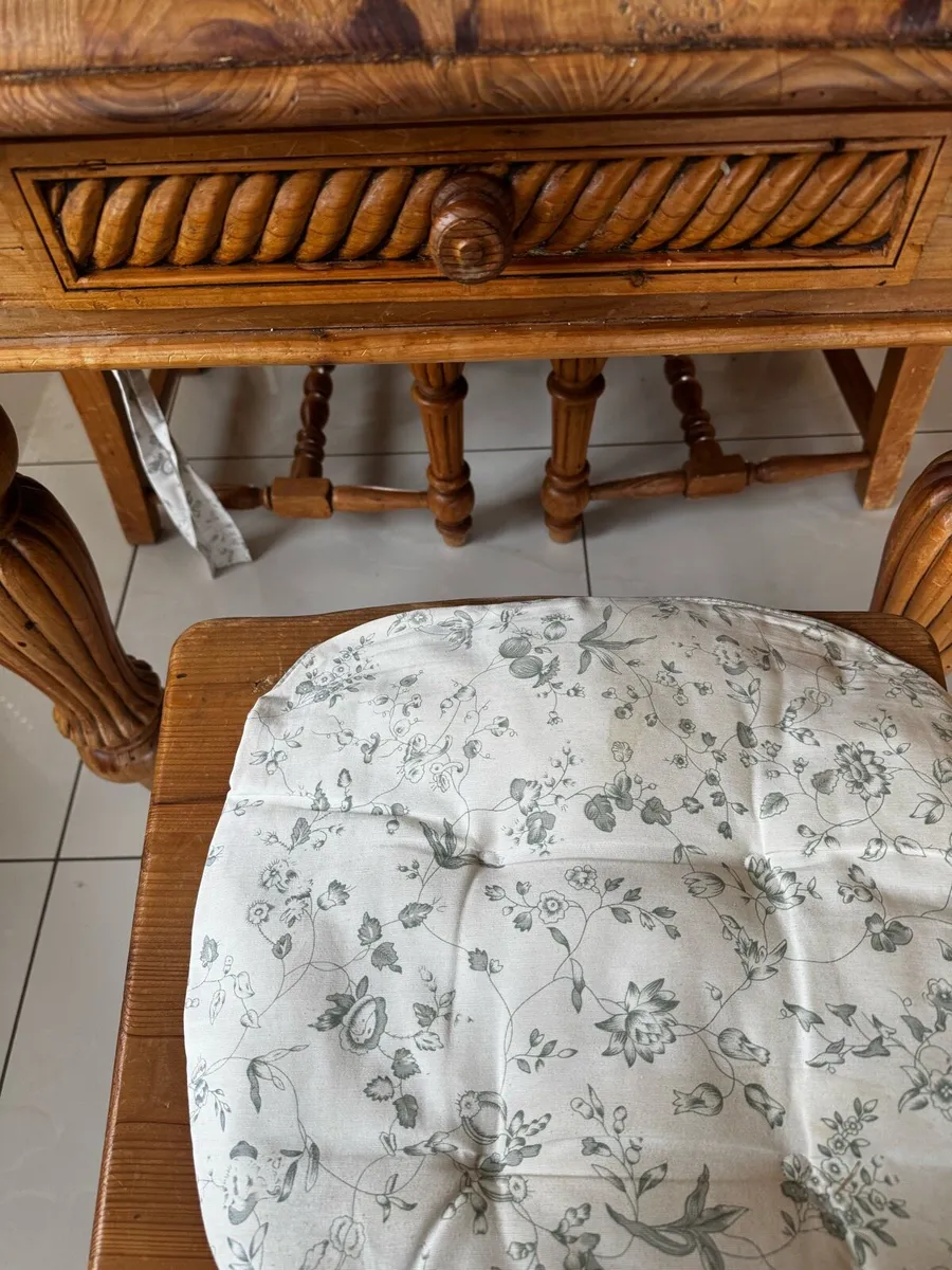 Six Table & Chairs - Image 4