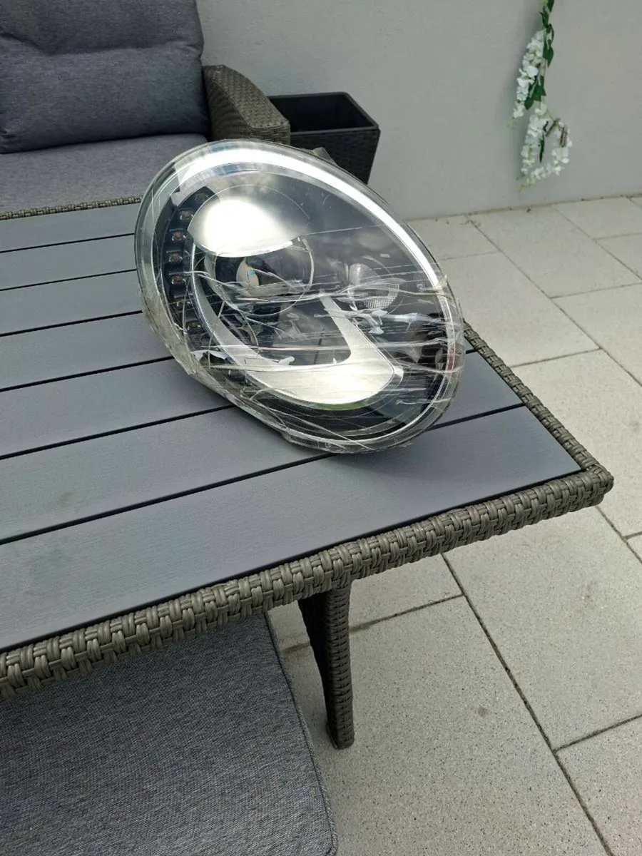 Headlight - Image 1