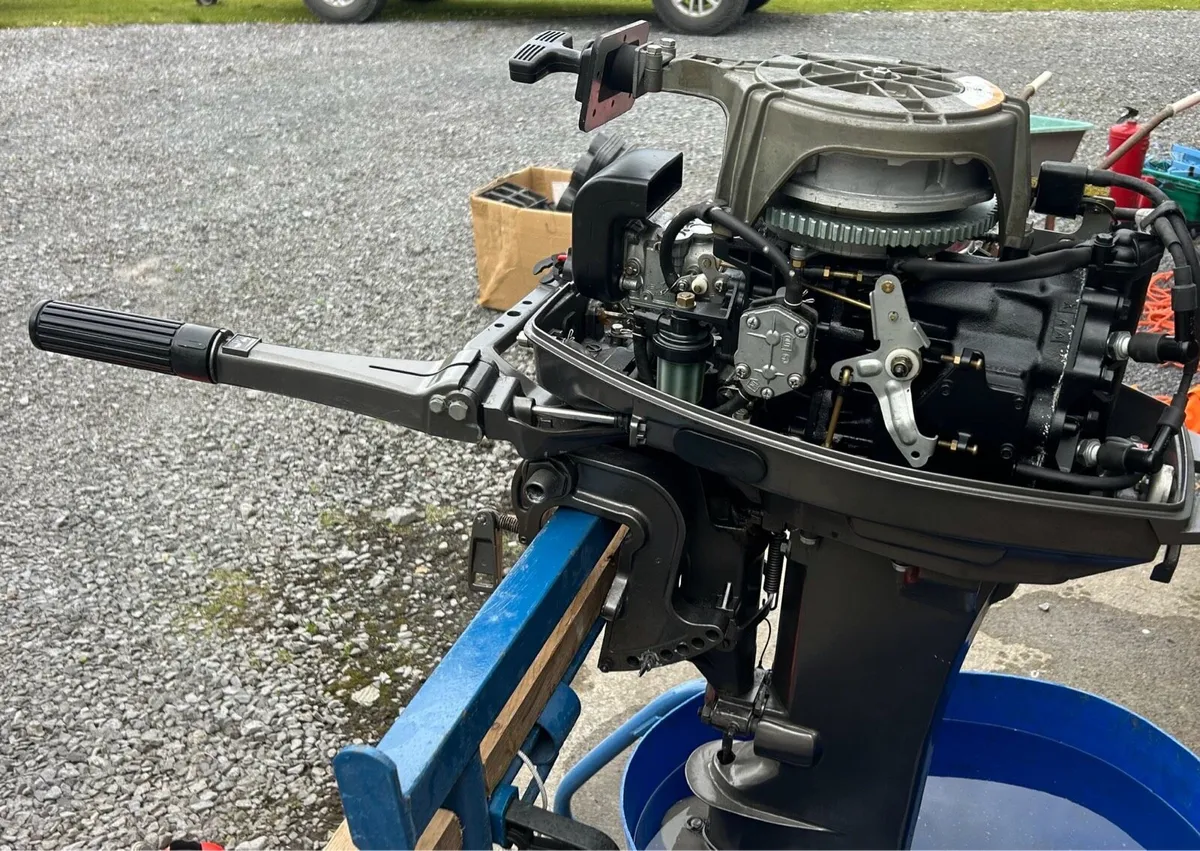 30hp 2 stroke outboard Tohatsu - Image 4