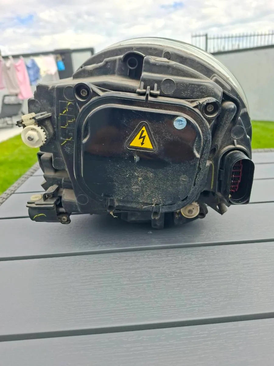 Headlight - Image 4