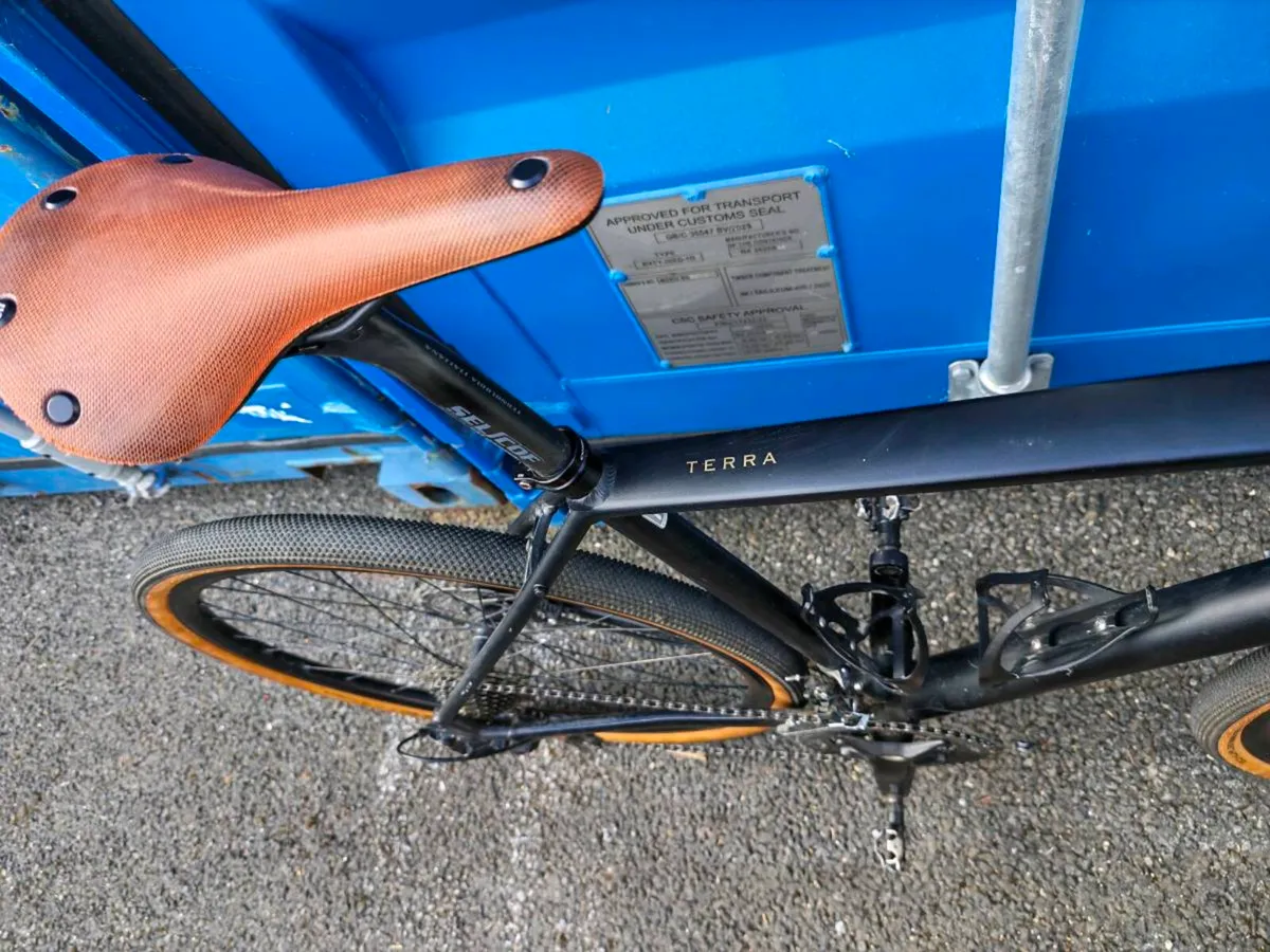 Orbea Terra Gravel Bike - Image 2