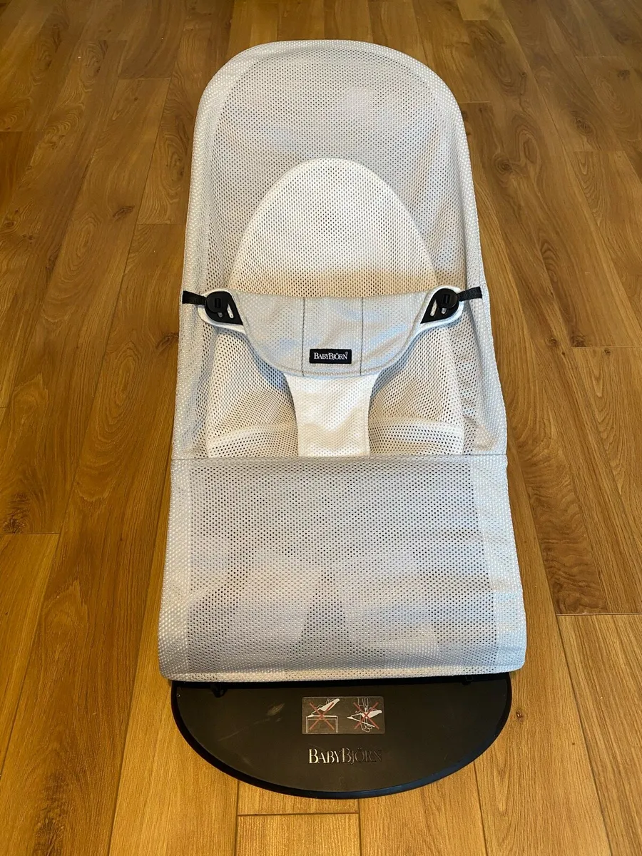 Baby Bjorn Bouncer (Balance Soft)-like new - Image 1