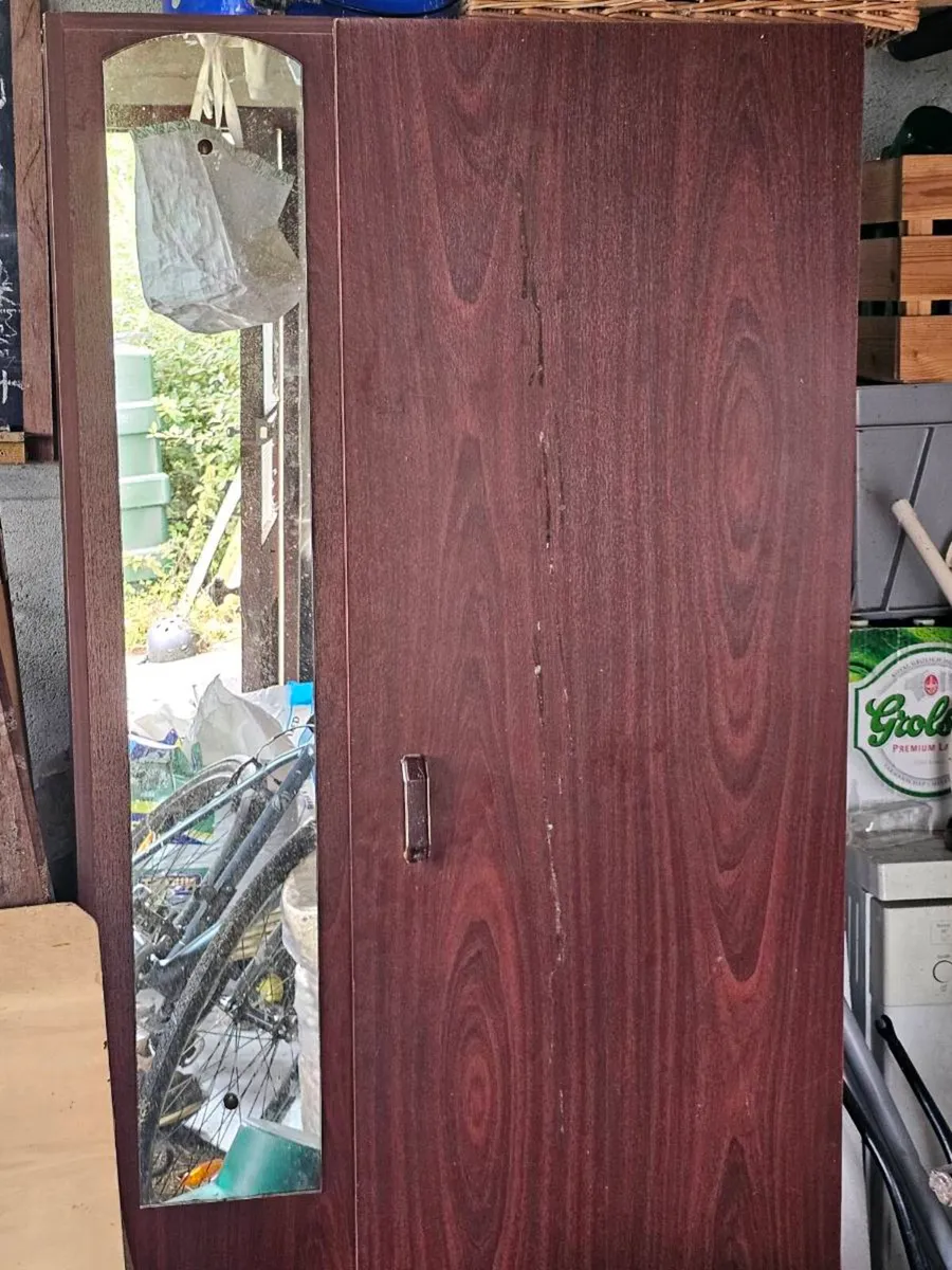 Chest of drawers & Wardrobe - Image 2
