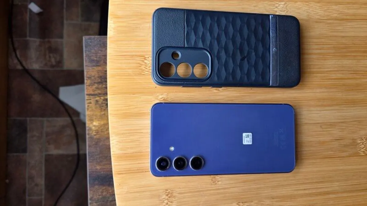 s24 phone - Image 1