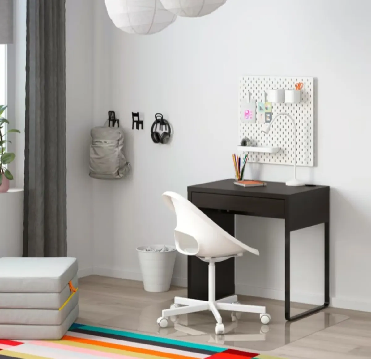 Desk - Image 1