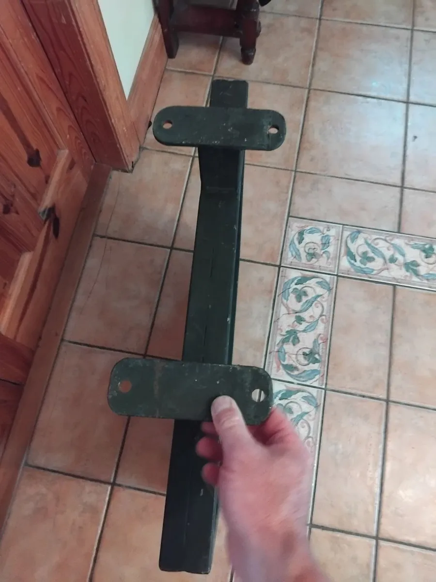 Cast iron double sided sign - Image 4