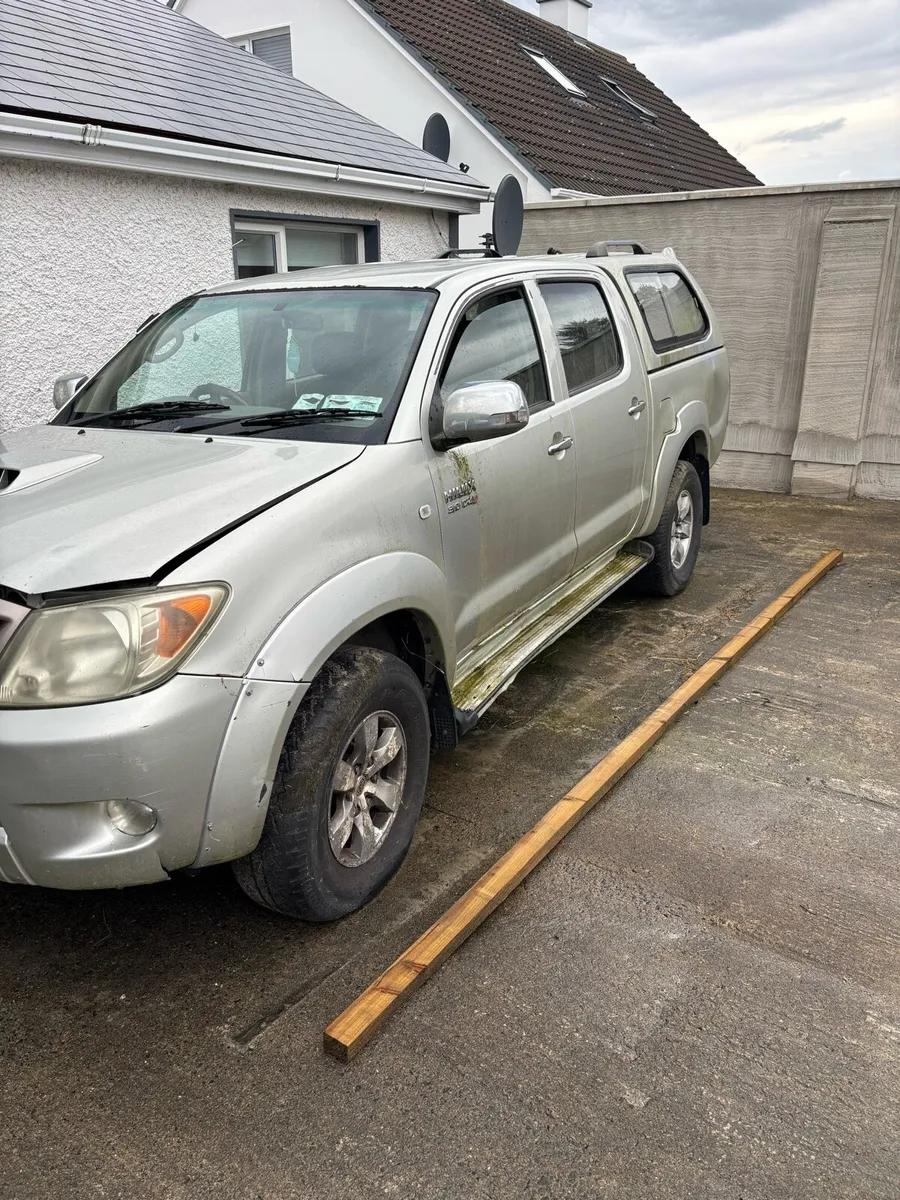 2008 Toyota Hilux - Image 2