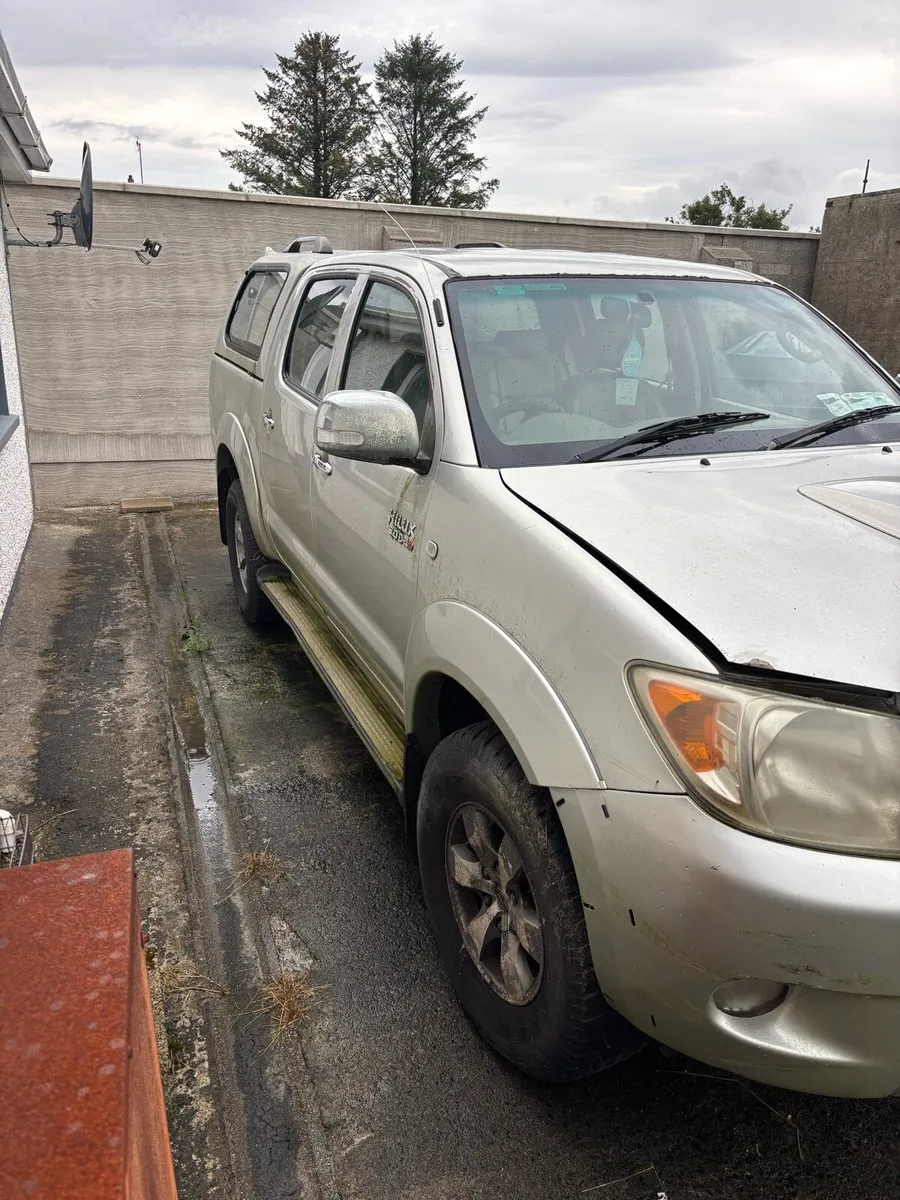 2008 Toyota Hilux - Image 3