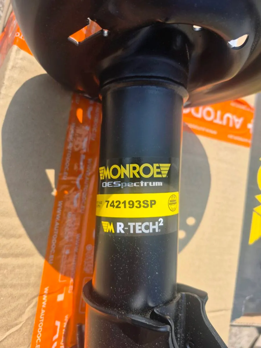 Front Left Shock Absorber 2012 Peugeot 508 - Image 2
