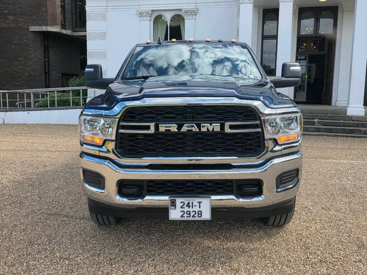 241 DODGE RAM 6.4 HEMI V8 HEAVY DUTY TRADESMAN - Image 2