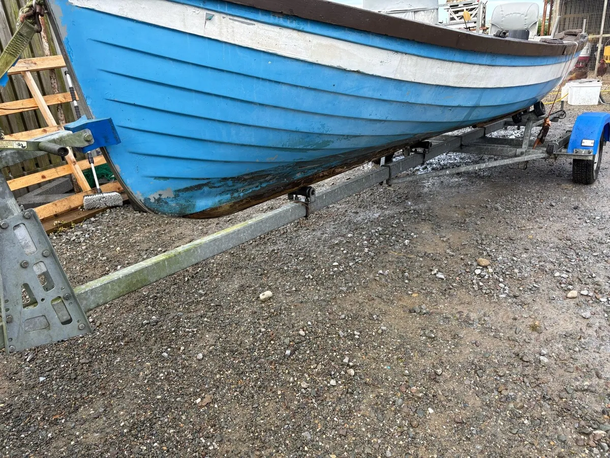 Lake boat - Image 2