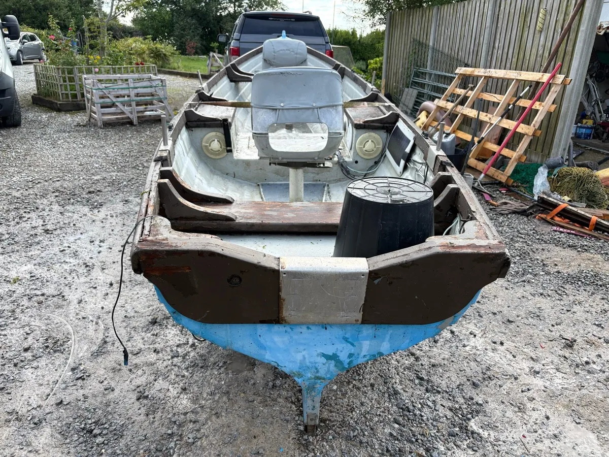 Lake boat - Image 1