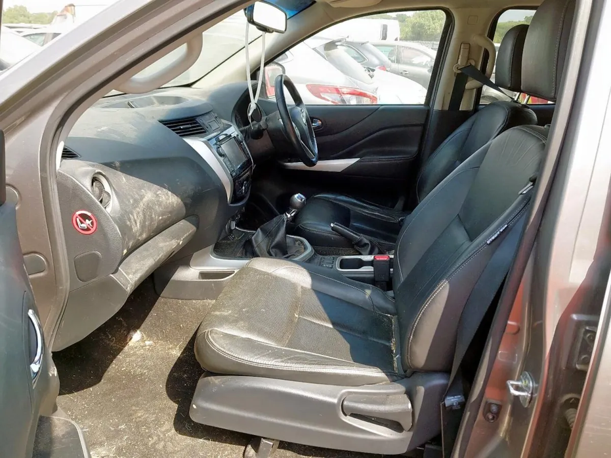 2018 Nissan Navara Np300 2.3 Diesel For Breaking! - Image 3