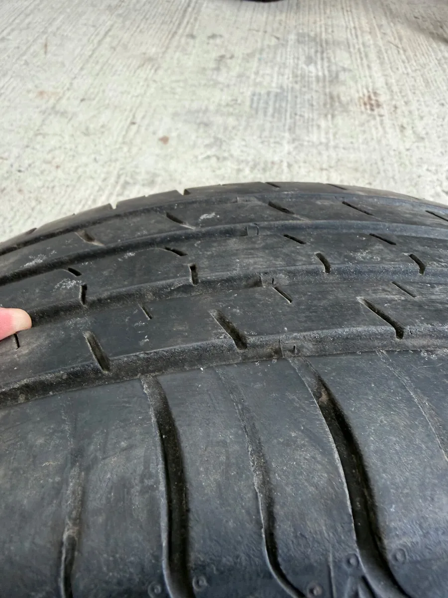 235/50/19 TYRES 3 VERY GOOD TYRES - Image 3