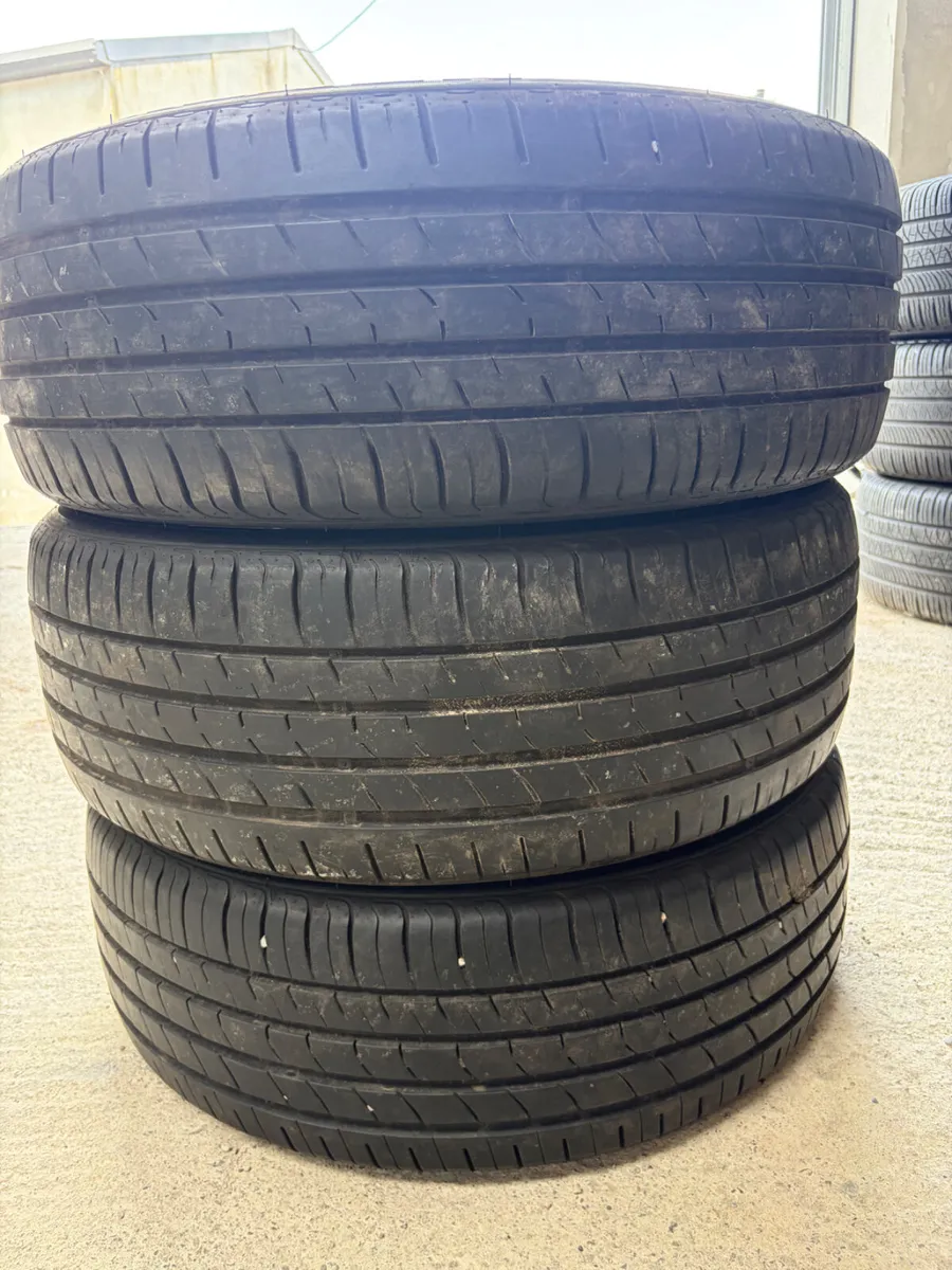 235/50/19 TYRES 3 VERY GOOD TYRES - Image 1
