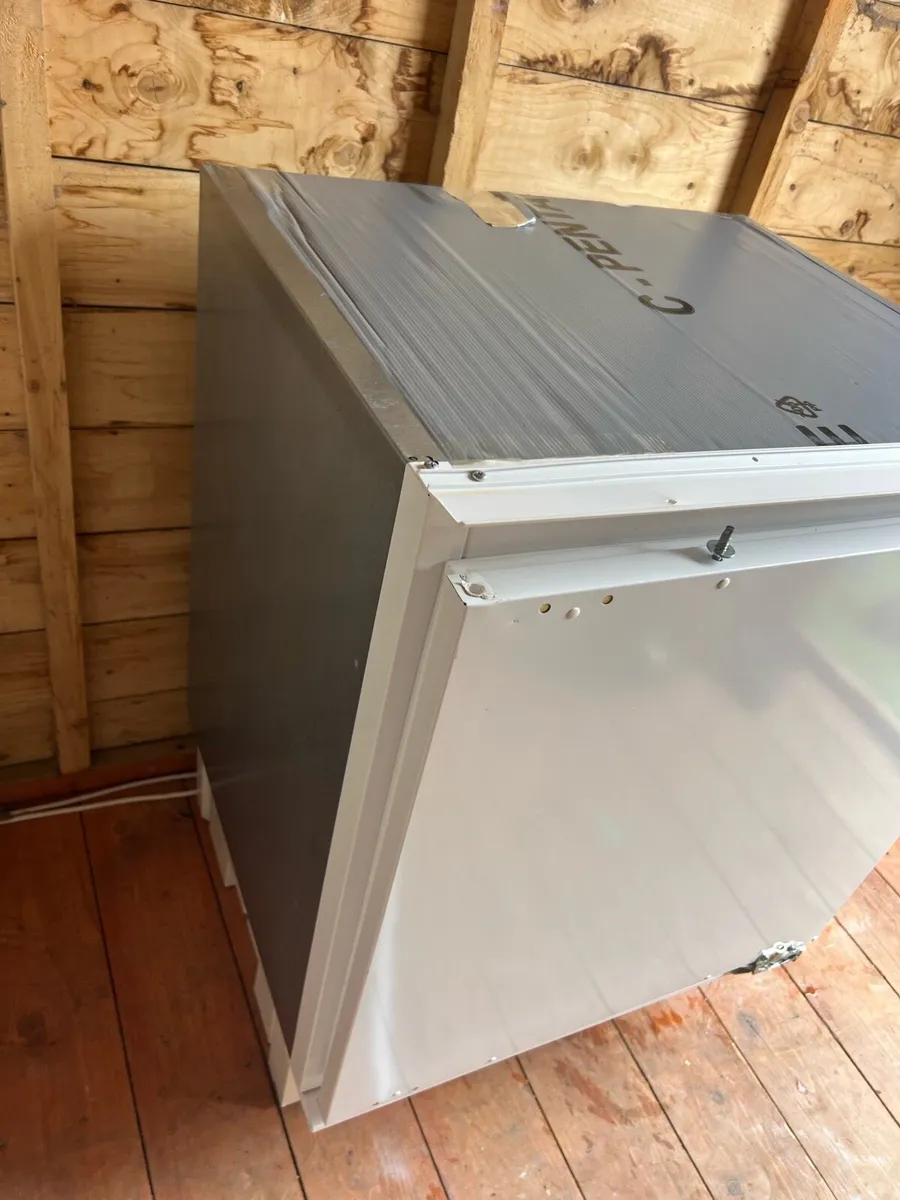 Fridge freezer - Image 2