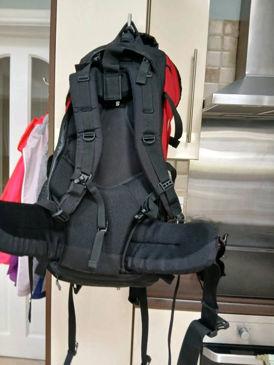 TREKKING RUCKSACK LIKE NEW - Image 2
