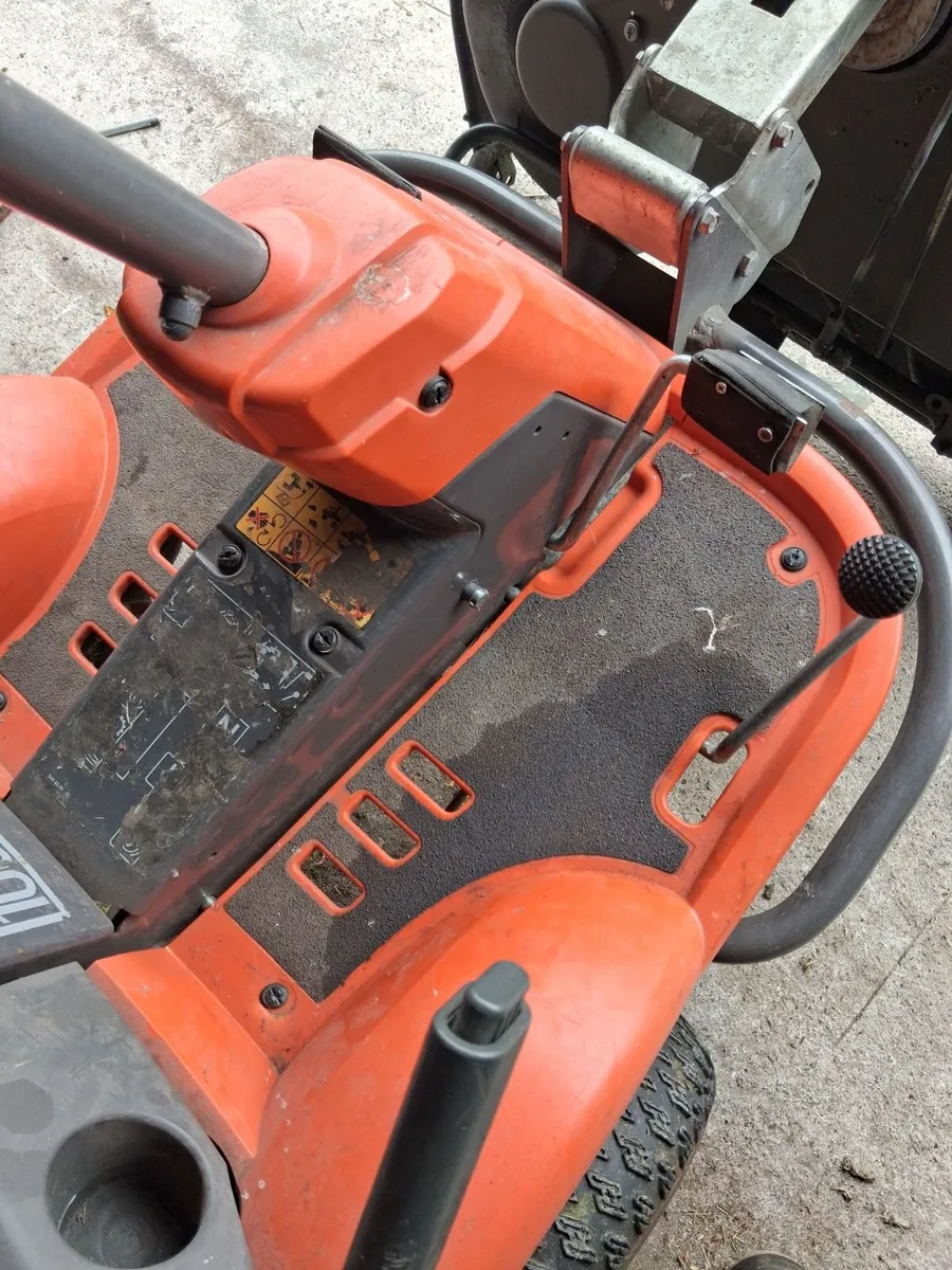 Ride on Lawnmower - Image 4