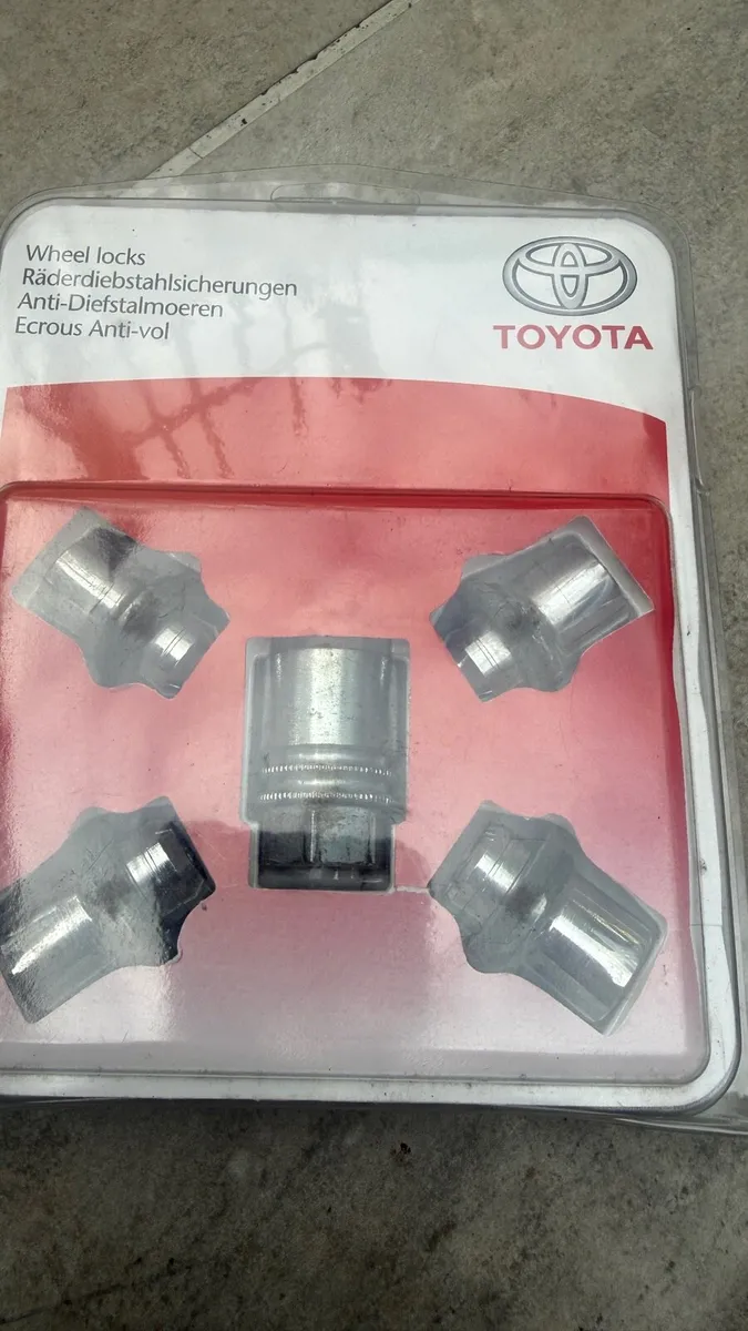 Locking wheels nuts - Image 1