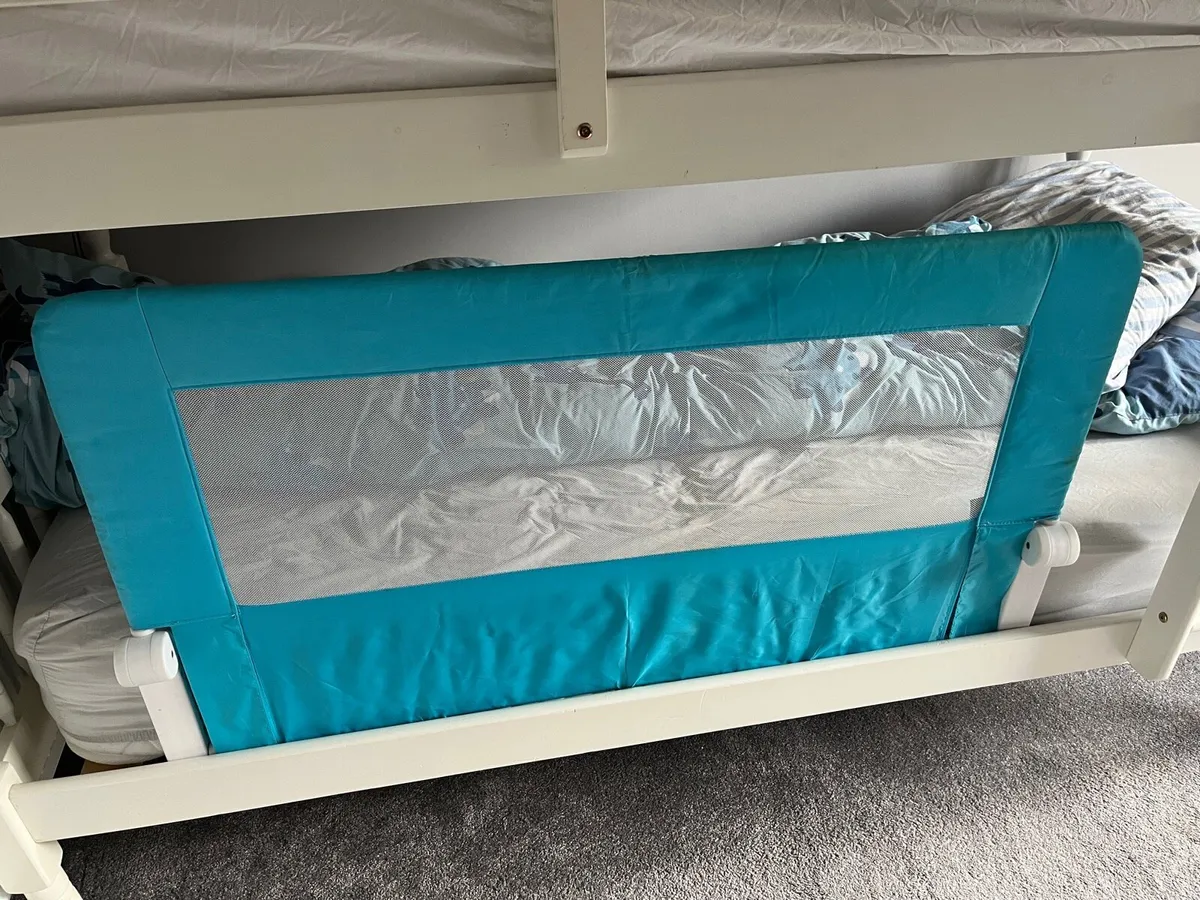 Portable bed guard rail - Free to a good home - Image 1