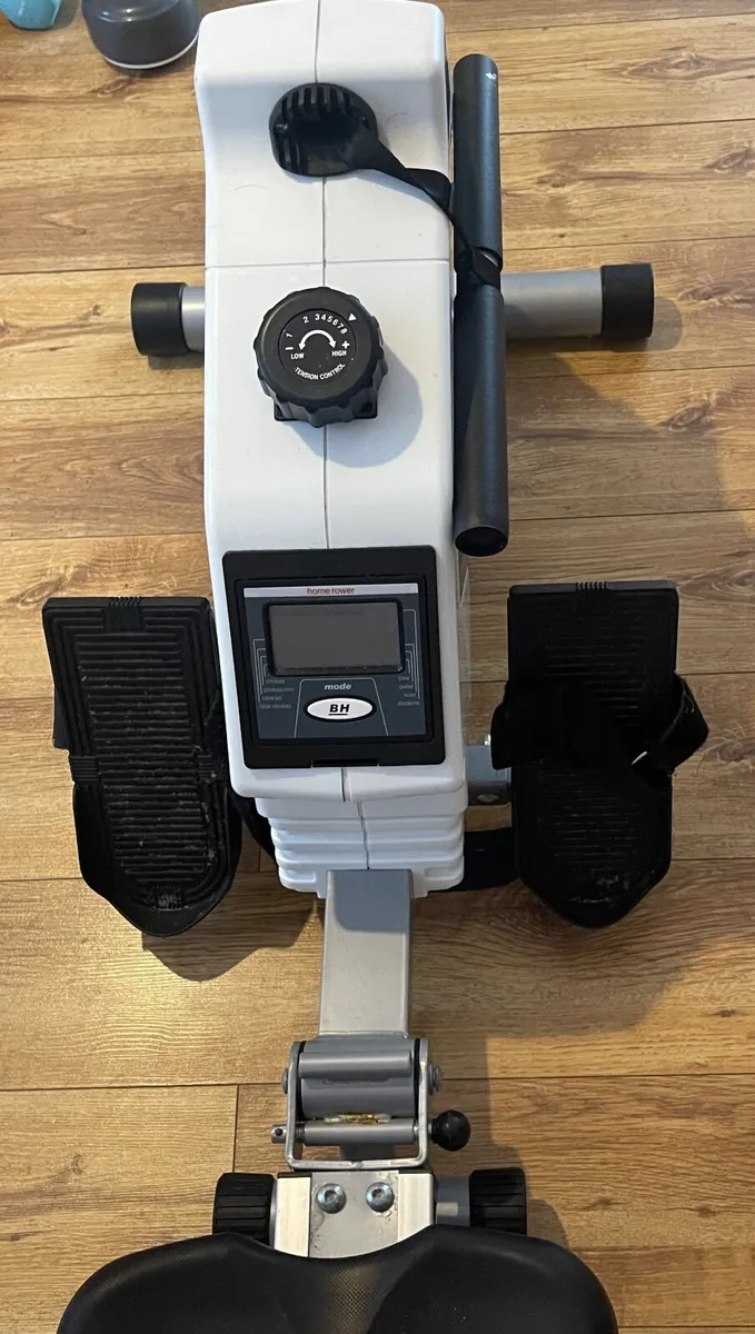 Rowing machine - Image 1