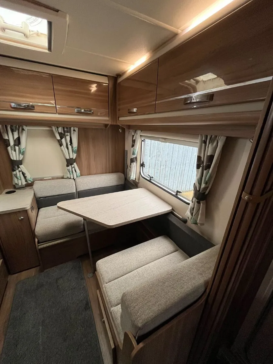 2018 Swift Challenger 590 - Image 2