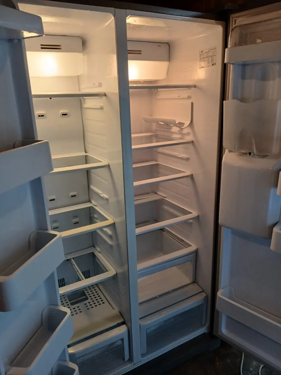 DEAWOOD AMERICAN FRIDGE AND FREEZER - Image 4