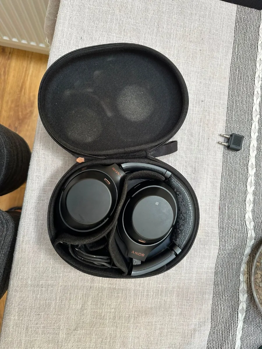 WH-1000XM3 Wireless Noise Cancelling Headphones - Image 3