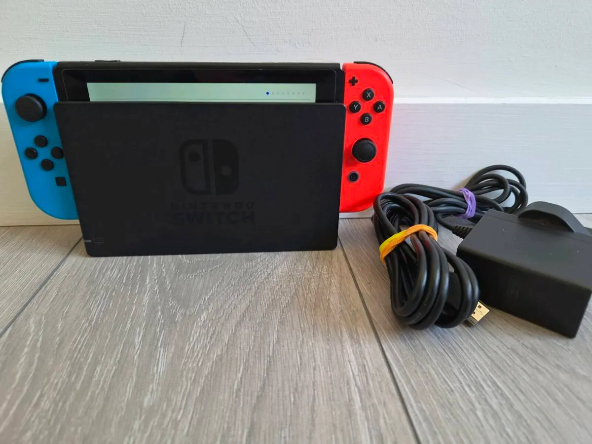 Nintendo Switch with dock & charger - Image 4