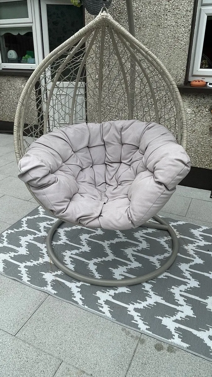Garden egg chair - Image 1