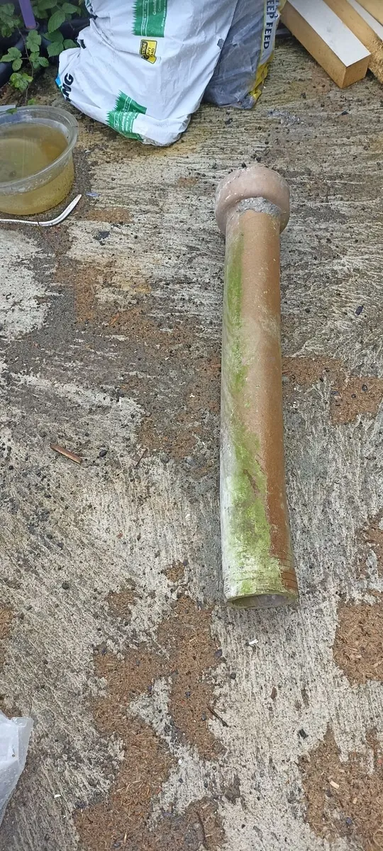 New length of 4in Clay pipe - Image 1