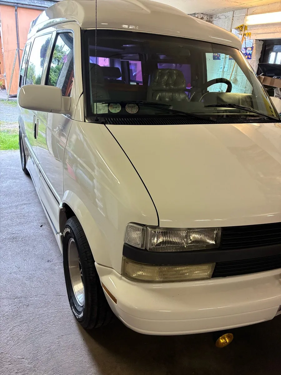 Chevrolet Astro camper/Day van - Image 3