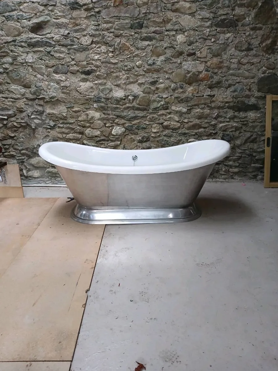 Double ended plinth bath - Image 1