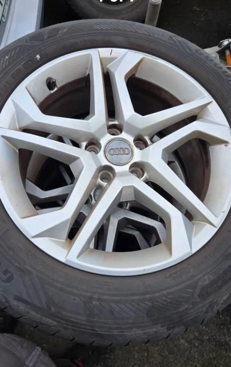 Audi Q5 18" original alloy wheels - Image 1