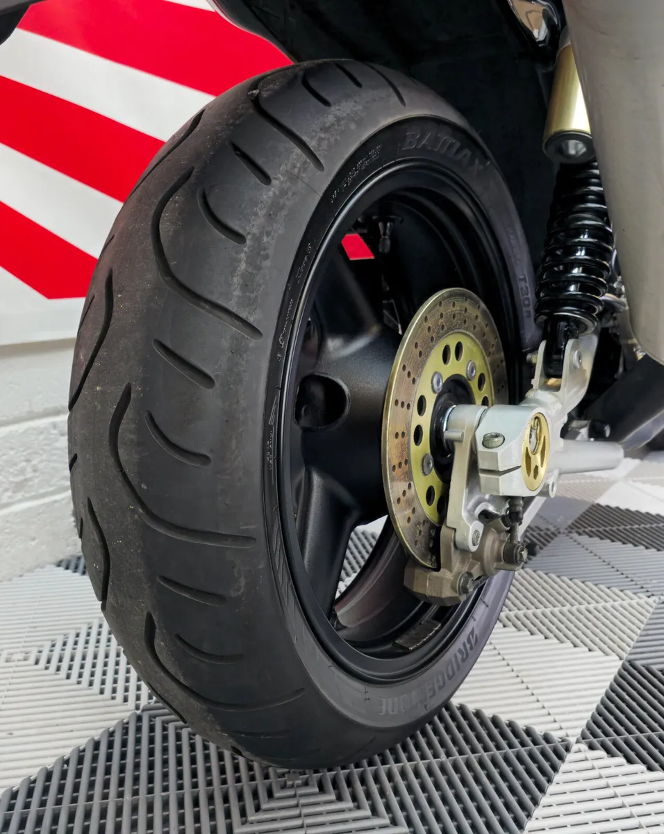 1999 Kawasaki ZRX1100R - Image 4