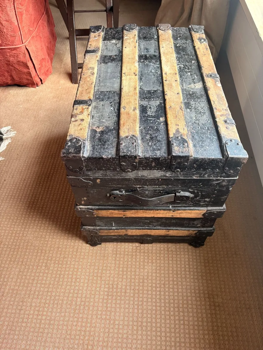 Vintage Wooden Trunk  – Rustic Character - Image 3