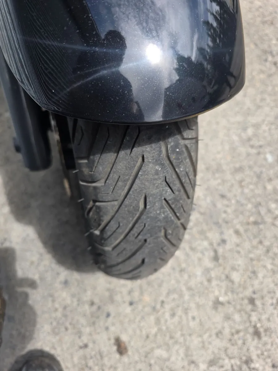 YAMAHA  X max 125 2007 - Image 2