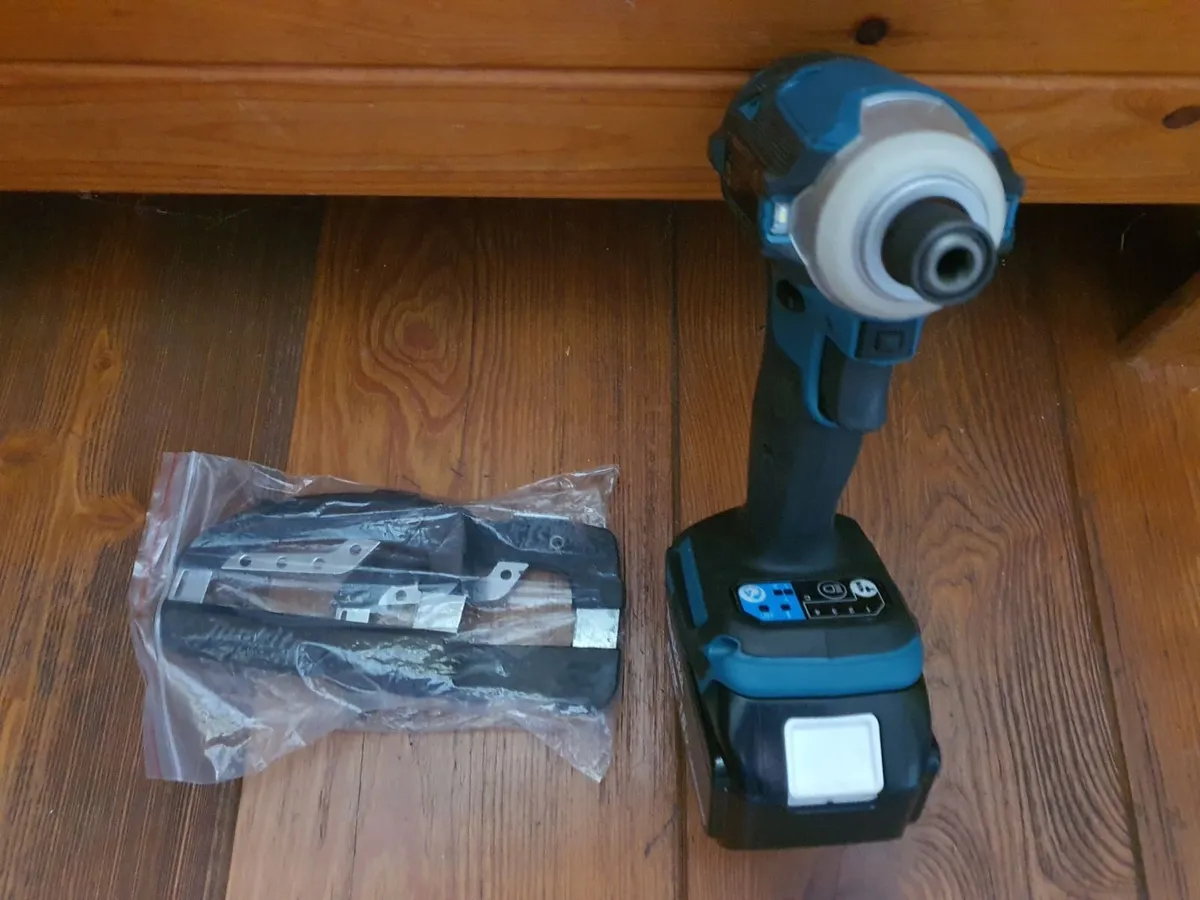 18V Makita Impact Driver + Battery + Protector - Image 3
