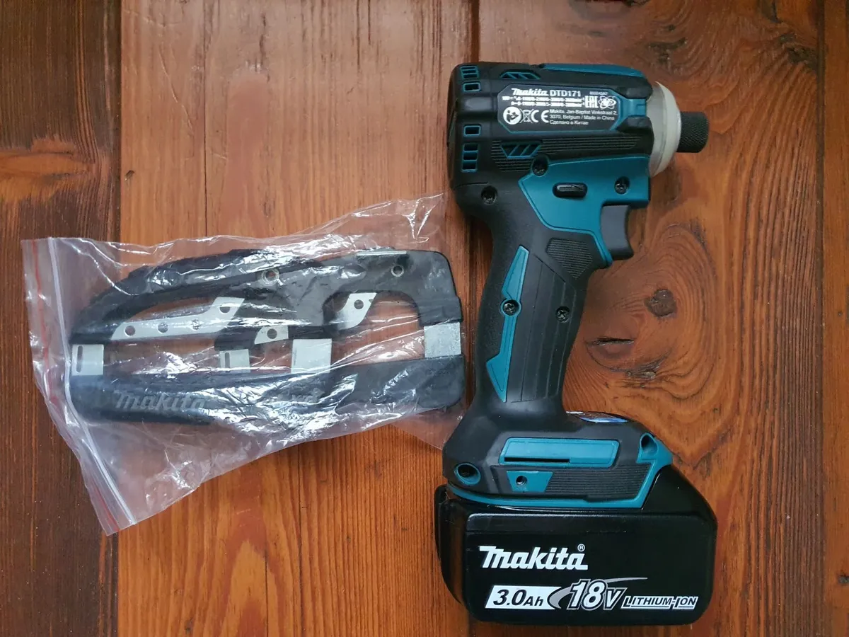 18V Makita Impact Driver + Battery + Protector - Image 2