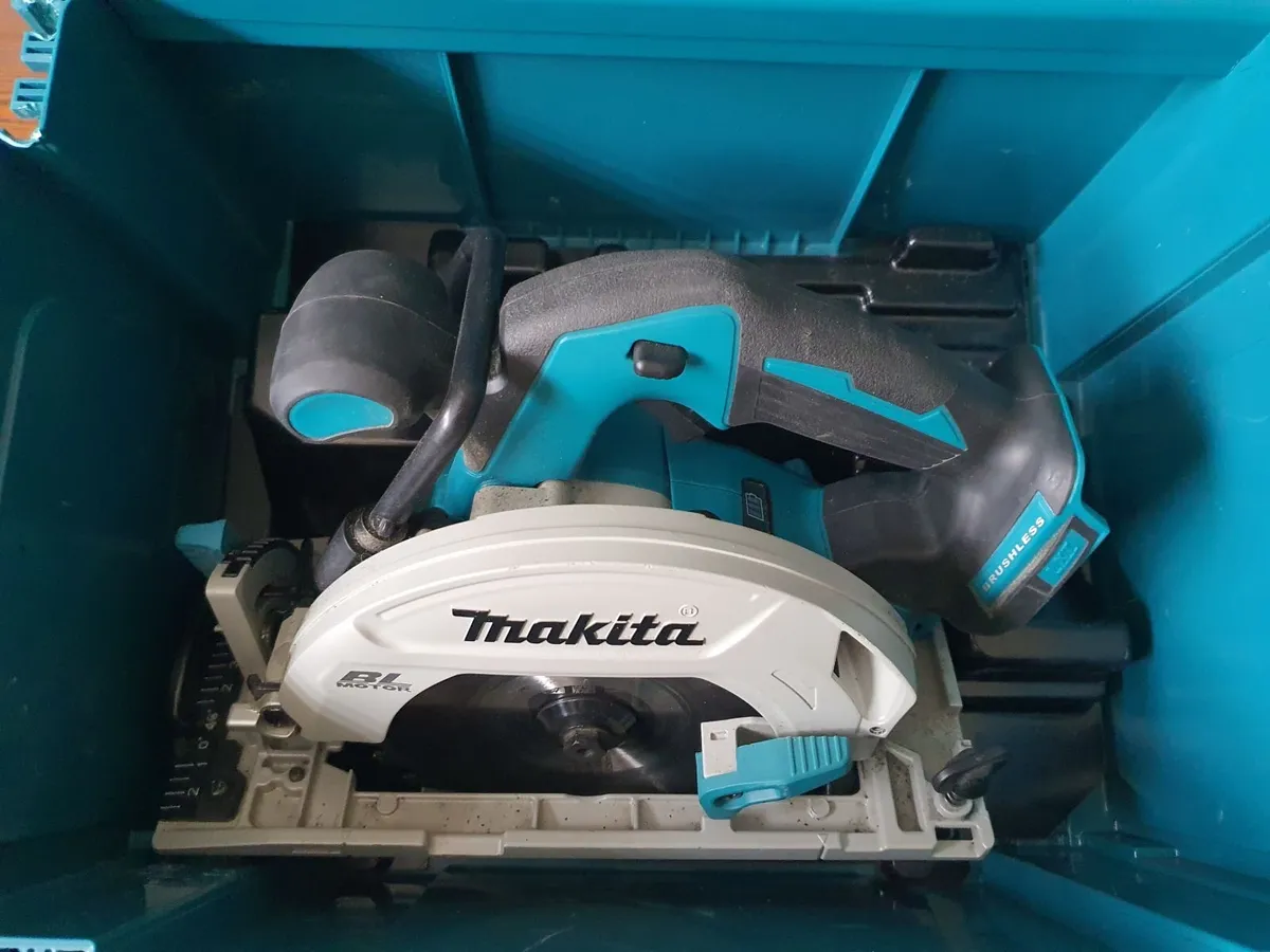Brushless 18V Makita Circular Saw + Carry Case - Image 1