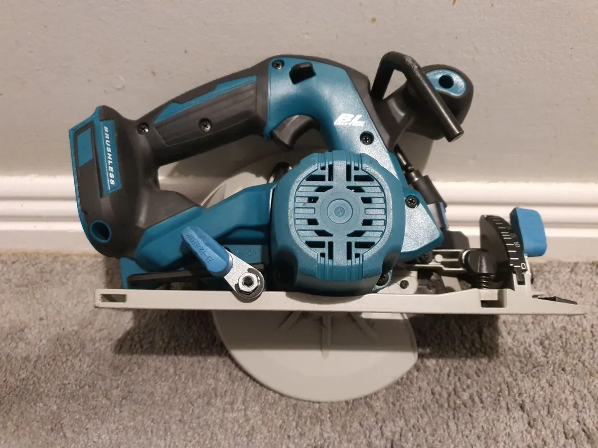 Brushless 18V Makita Circular Saw + Carry Case - Image 3