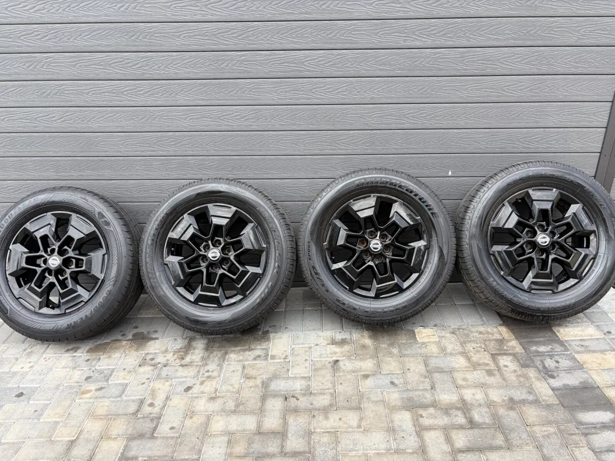 LARGE SELECTION OF GENUINE 4X4 PICK UP WHEELS - Image 2