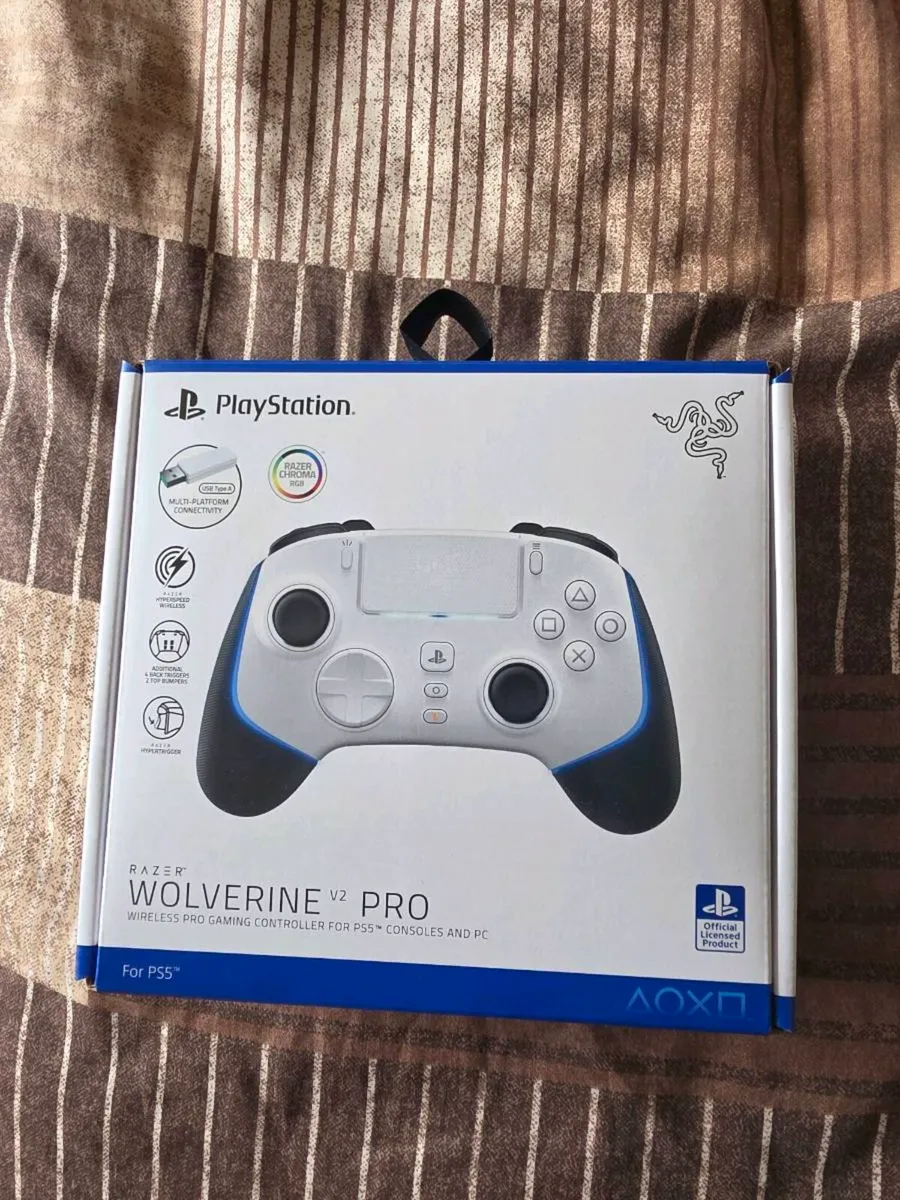 Console PC controllers and headset all brand new - Image 1