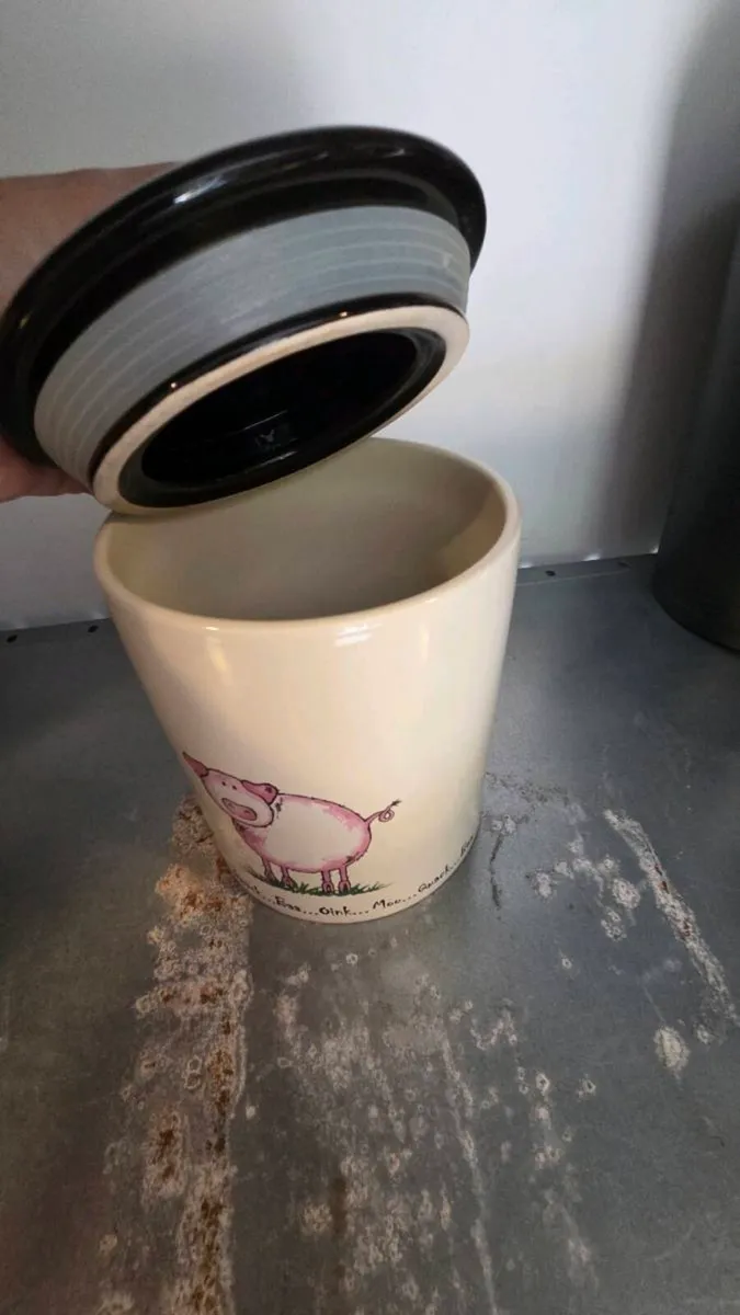 "Home Farm" Ceramic Biscuit Jar - Image 2