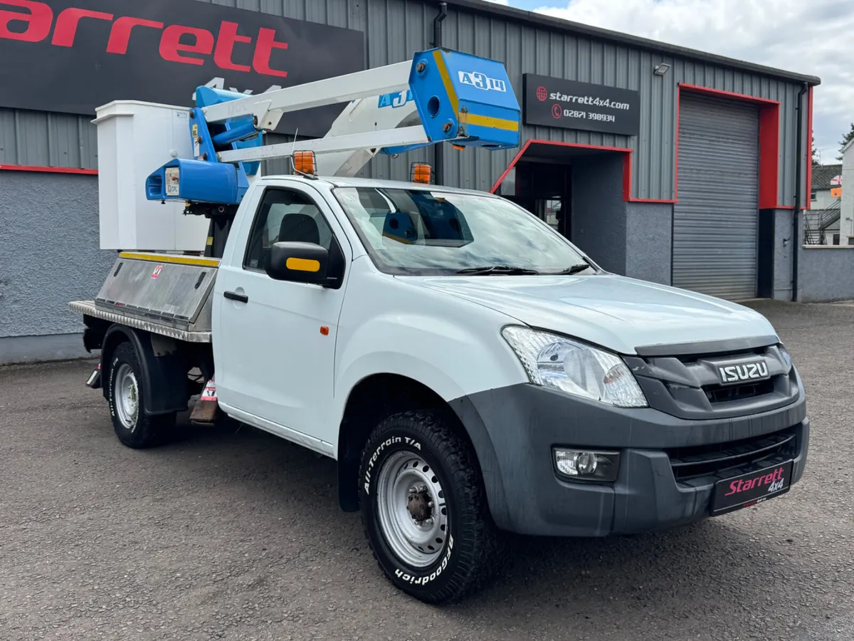 March 2016 Isuzu D-MAX Cherrypicker (MEWP) - Image 3
