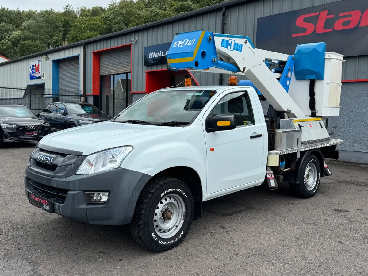 March 2016 Isuzu D-MAX Cherrypicker (MEWP) - Image 2