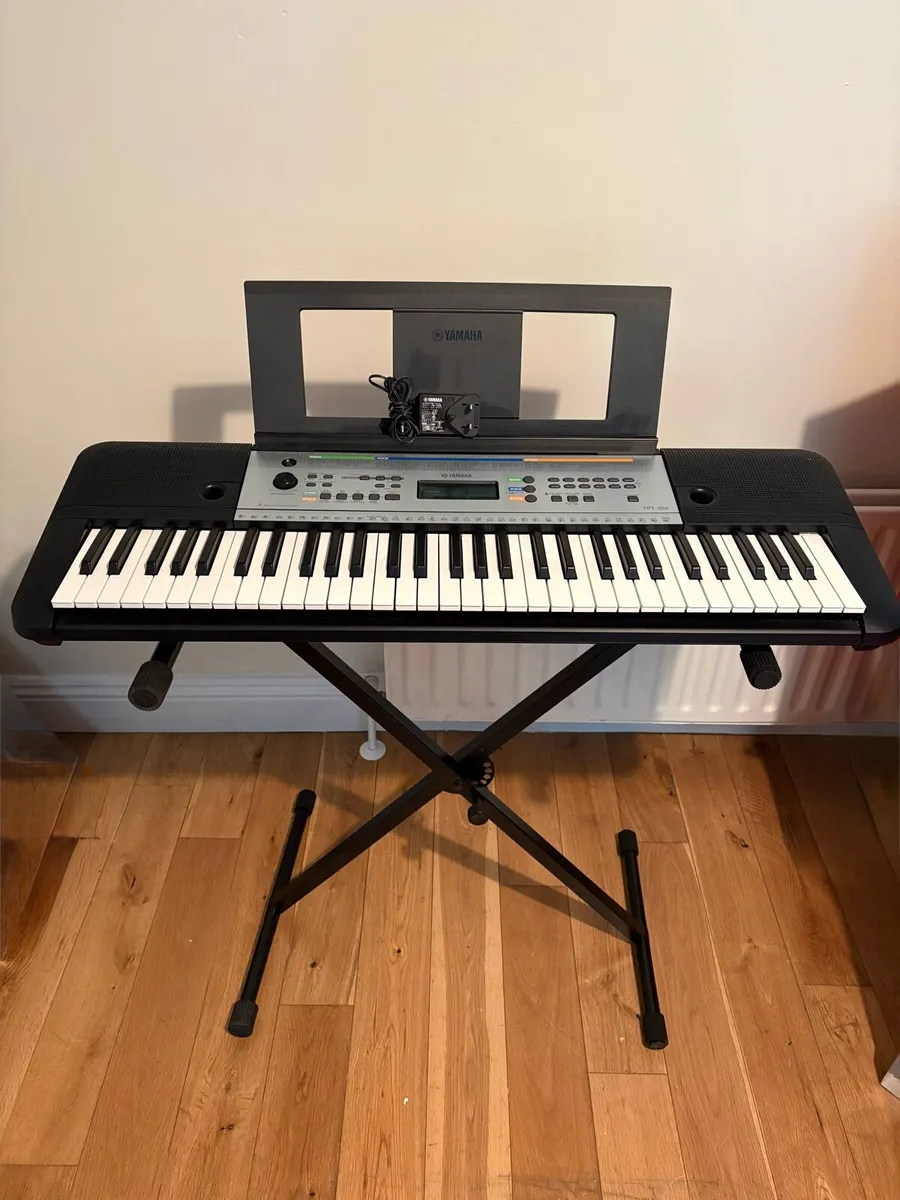 Like-New Yamaha YPT-255 61-Key Keyboard & Stand - Image 1
