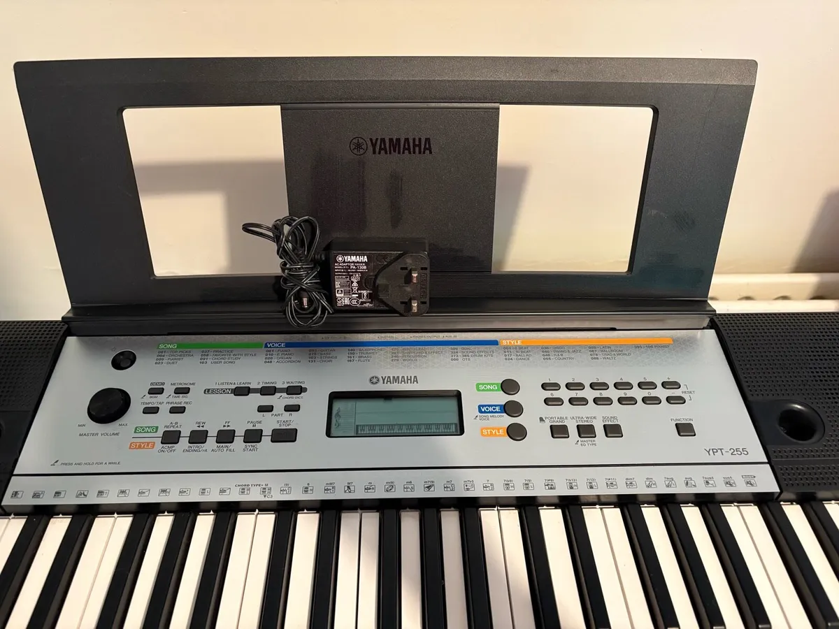 Like-New Yamaha YPT-255 61-Key Keyboard & Stand - Image 2