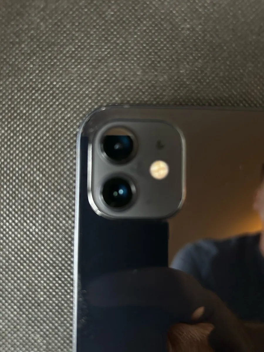iPhone 12 - Image 3