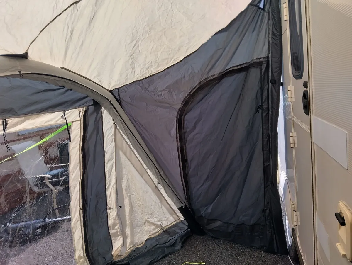 Bailey Regency 2 berth with air awning - Image 2